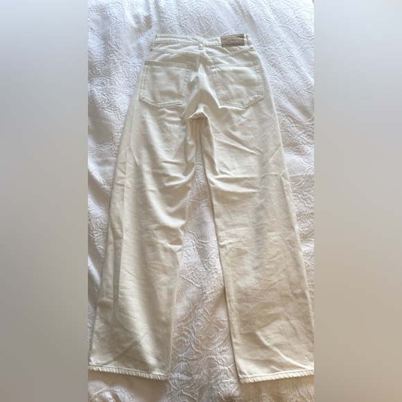 White Jeans - Picture 2 of 4